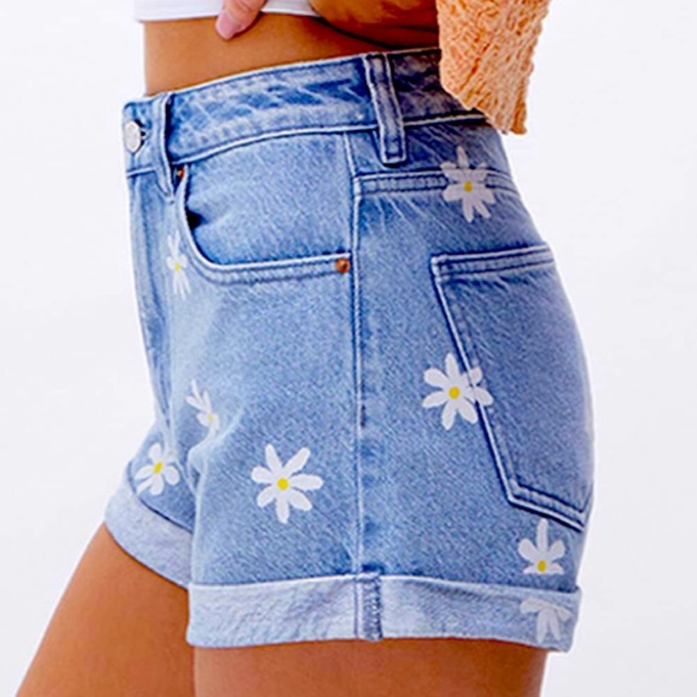 Jeans shorts with flowers